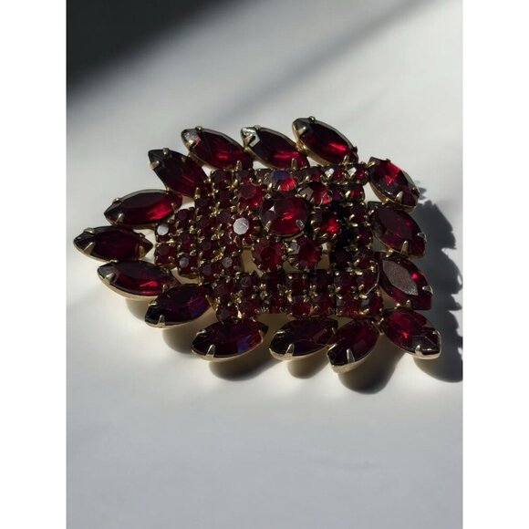 Unbranded Jewelry - VTG Red Brooch Pin Navette and Round Rhinestone Gold Tone Large Statement Chunky
